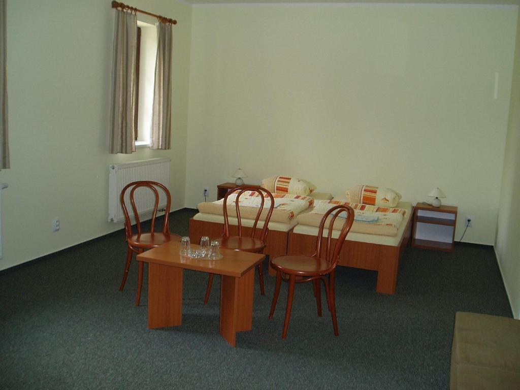 Restaurace A Penzion Ceska Hospoda Hermanice  Bilik gambar
